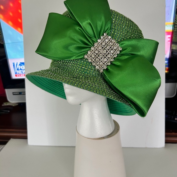 Green w/Bow, Whittall & Shon Sequin Hat Mardi Gras, St. Patrick's, Parades - Picture 10 of 10